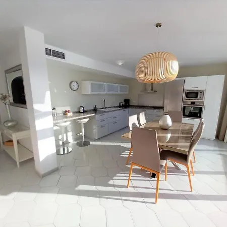 Apartament Miraflores Beachfront Penthouse *