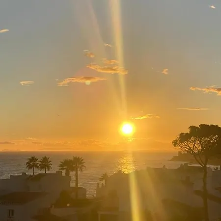 Miraflores Beachfront Penthouse Apartament Sitio de Calahonda