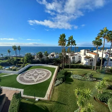 Miraflores Beachfront Penthouse Apartment *